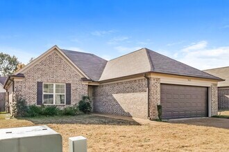 9455 Darren Cir S in Cordova, TN - Building Photo - Building Photo