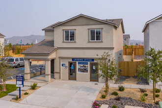 Aspen Vista at Anchor Pointe in Reno, NV - Building Photo - Building Photo