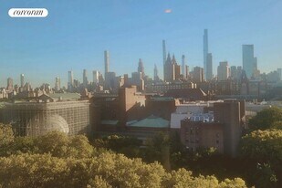 45 W 81st St in New York, NY - Building Photo