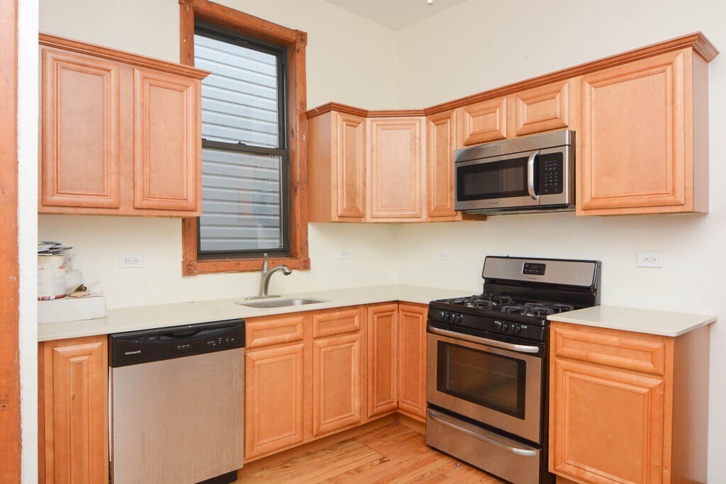 2827 N Milwaukee Ave, Unit G05C in Chicago, IL - Building Photo