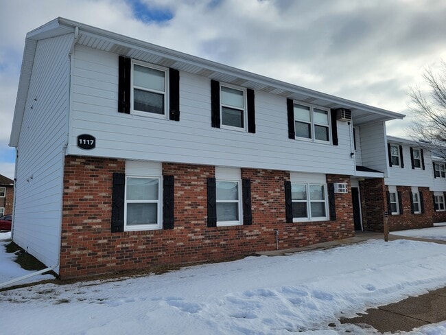 Hamilton Square Apartments in Eau Claire, WI - Building Photo - Building Photo