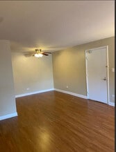 6157 Knoll Way Dr in Willowbrook, IL - Building Photo - Building Photo