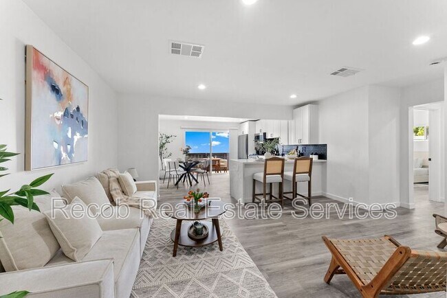 5250 Adams Ave in San Diego, CA - Building Photo - Building Photo