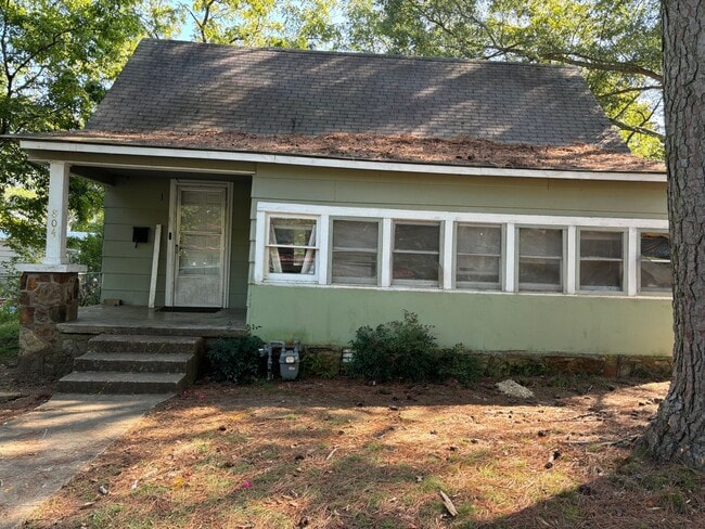 property at 804 N Birch St