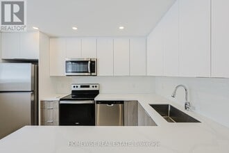 81 Ontario St in Bowmanville, ON - Building Photo - Building Photo