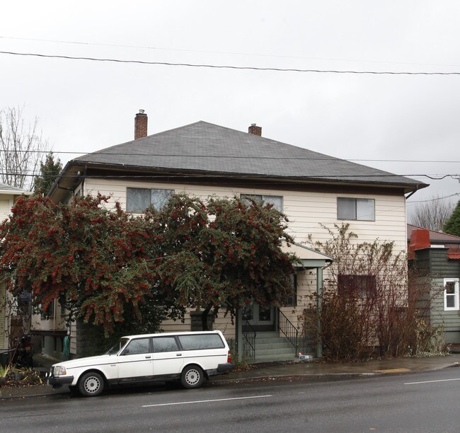 2311-2317 SE Hawthorne Blvd in Portland, OR - Foto de edificio - Building Photo