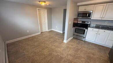 245 Central Avenue in Dover, NH - Building Photo - Building Photo