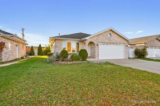 8508 S Oketo Ave in Bridgeview, IL - Building Photo - Building Photo