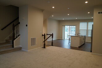 907 Jenkins Ct in Wheeling, IL - Building Photo - Building Photo