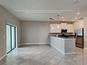 2856 Coach Manors Way in New Port Richey, FL - Foto de edificio - Building Photo