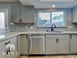 10450 Hammerly Blvd in Houston, TX - Building Photo - Building Photo