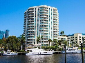 401 SW 4th Ave, Unit 700 in Fort Lauderdale, FL - Foto de edificio - Building Photo