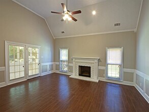4355 Old Forest Rd in Memphis, TN - Building Photo - Building Photo