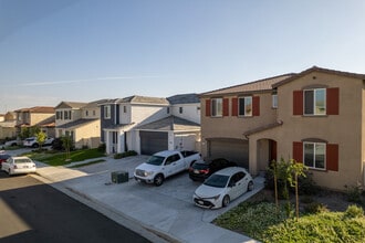 Enclave at Legacy Park in Moreno Valley, CA - Foto de edificio - Building Photo