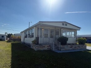 710 51st Ave Dr W in Bradenton, FL - Building Photo - Building Photo