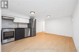 633 Ossington Ave in Toronto, ON - Building Photo - Building Photo