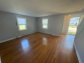 17 McKinnel Ct in Branford, CT - Building Photo - Building Photo