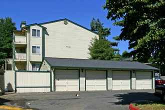 Brio Condominiums in Lynnwood, WA - Building Photo - Building Photo