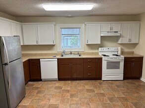 122 Crescent Ln in Cabery, IL - Building Photo - Building Photo