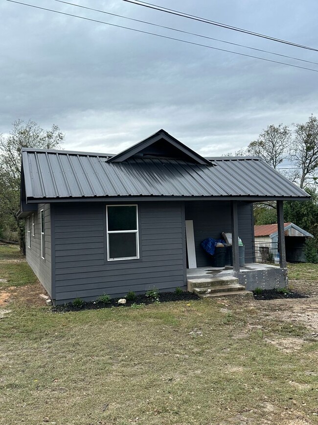 301 Avenue J in Valley Mills, TX - Building Photo - Building Photo