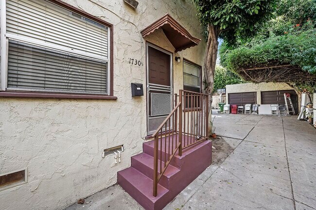 1728 Granville Ave in Los Angeles, CA - Building Photo - Building Photo