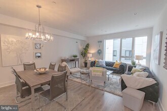 105 Olive St in Philadelphia, PA - Building Photo - Building Photo