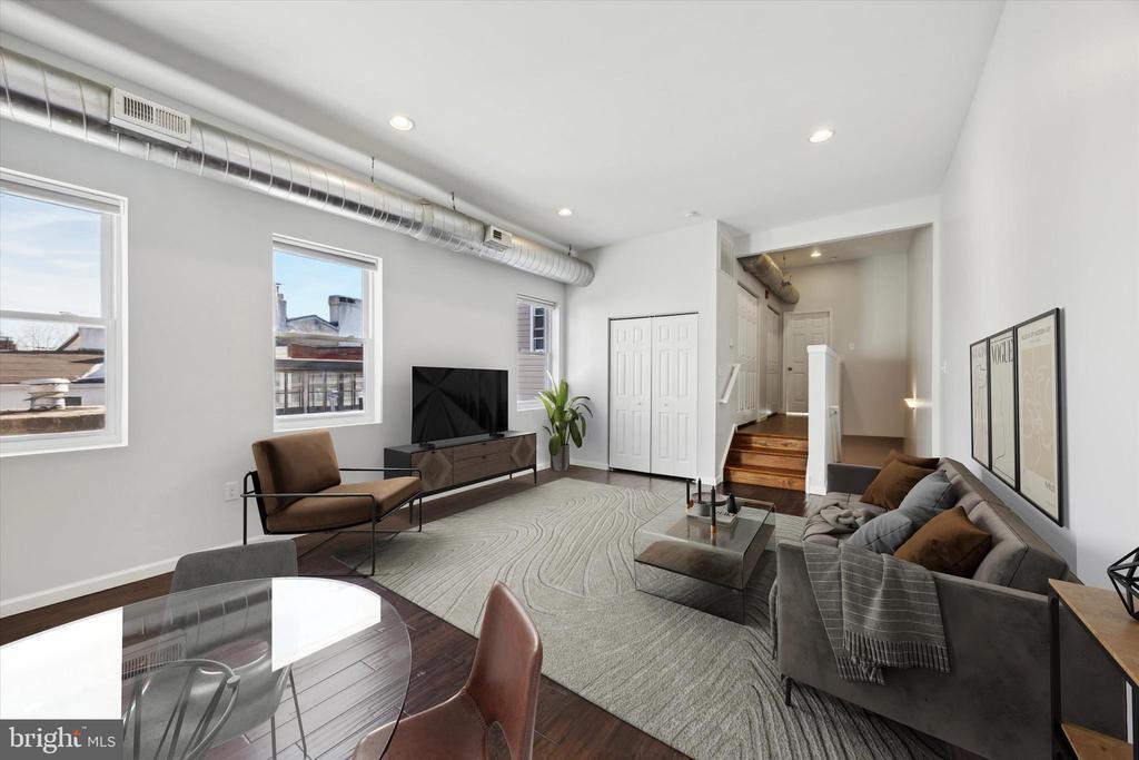 413 Fairmount Ave-Unit -3 in Philadelphia, PA - Building Photo