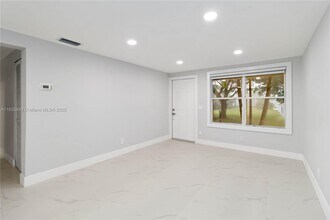7144 Southgate Blvd in Tamarac, FL - Building Photo - Building Photo