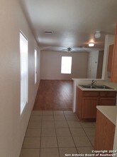 9010 Maverick Draw in San Antonio, TX - Foto de edificio - Building Photo