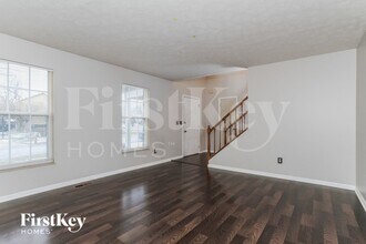 5707 Villas Creek Dr in Mason, OH - Building Photo - Building Photo