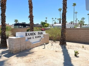 134 Fondulac St in Palm Springs, CA - Building Photo - Building Photo