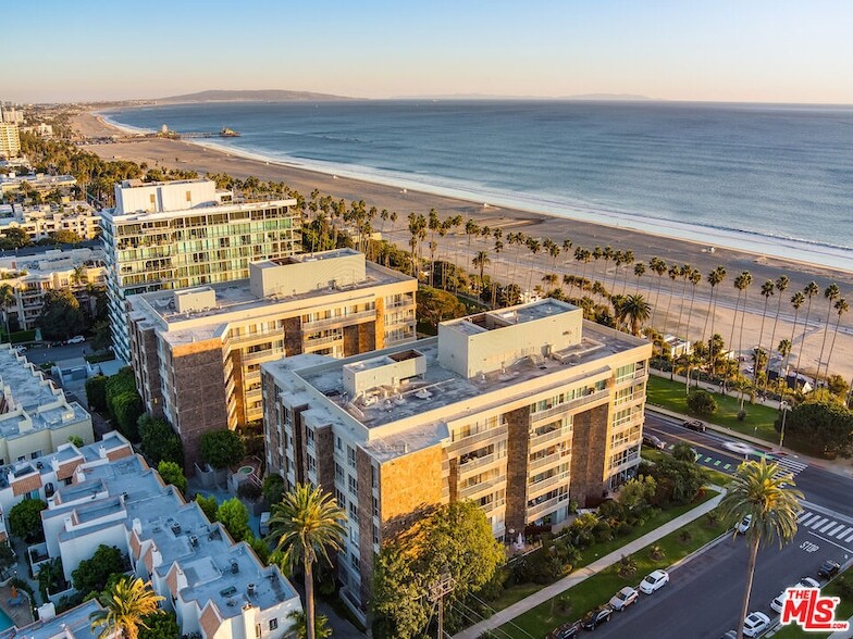 515 Ocean Ave, Unit SPHB in Santa Monica, CA - Building Photo