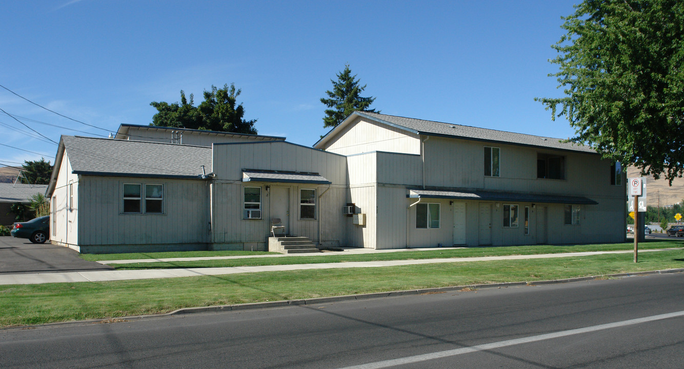 909 E Martin Luther King Jr Blvd in Yakima, WA - Foto de edificio