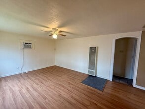 312 N Yolo St in Willows, CA - Building Photo - Building Photo