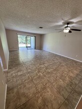 1403 Lakeview Dr E in Royal Palm Beach, FL - Building Photo - Building Photo