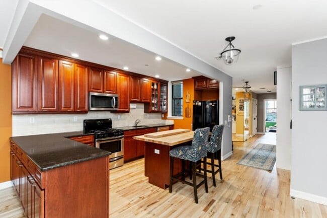 property at 103 W 118th St