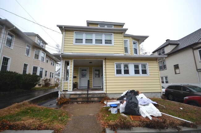 68 Westfield Ave in Bridgeport, CT - Building Photo - Building Photo