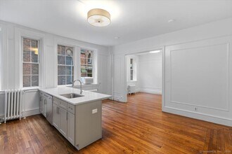 284 Orange St in New Haven, CT - Building Photo - Building Photo