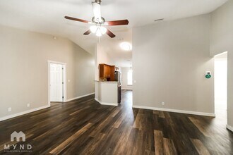 100 Autumn Springs Ct W in Jacksonville, FL - Building Photo - Building Photo