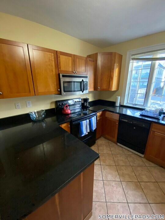 27R Albion St in Somerville, MA - Building Photo