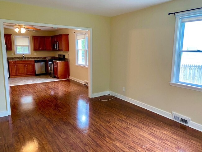 5733 Newholme Ave in Baltimore, MD - Foto de edificio - Building Photo