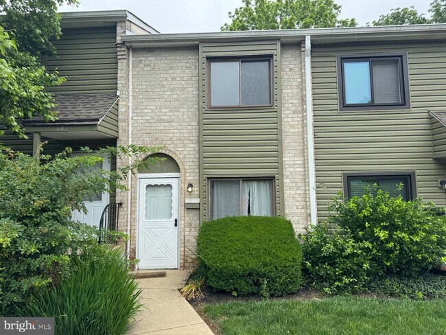 603 Valley Dr in West Chester, PA - Building Photo - Building Photo