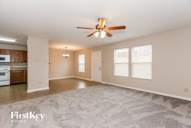7323 Mitzi Deborah Dr in Charlotte, NC - Building Photo - Building Photo