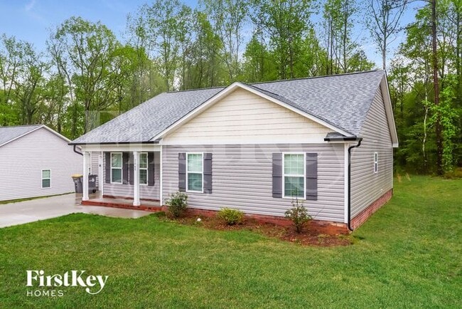 2065 Samantha Dr in Kannapolis, NC - Foto de edificio - Building Photo