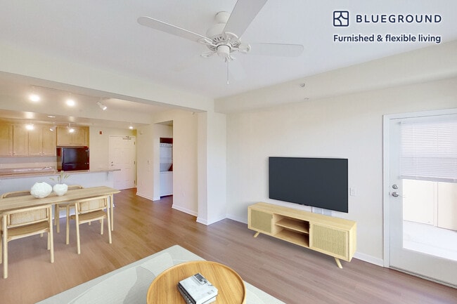 1099 Admiral Ct in San Bruno, CA - Foto de edificio - Building Photo