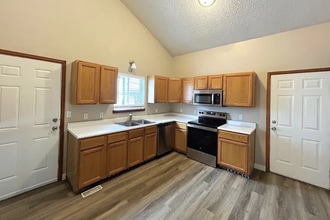 10051 Shoshone Way in Thornton, CO - Building Photo - Building Photo