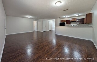 5753 Village Pond Cir in Jacksonville, FL - Foto de edificio - Building Photo