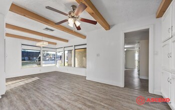 4116 Erin Ct in Bakersfield, CA - Building Photo - Building Photo