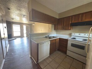 2243 Aspen Dr in Dallas, TX - Building Photo - Building Photo