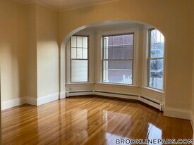 38 Babcock St in Brookline, MA - Building Photo